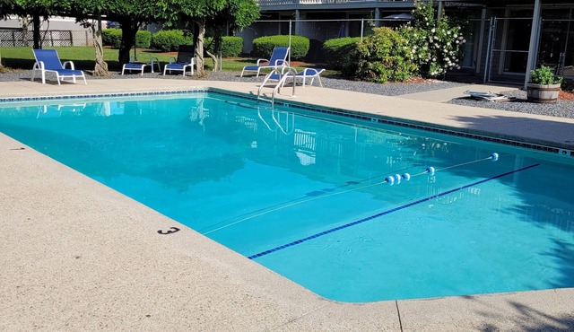 Beautiful condo in the heart of the Cape!
