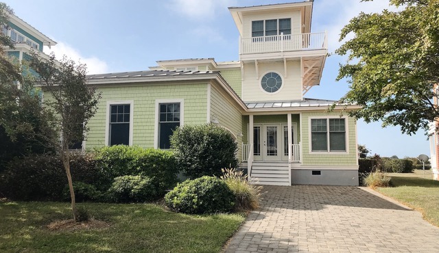 Beautiful Home at The Colony in Bay Creek With Private Club Amenity Access!