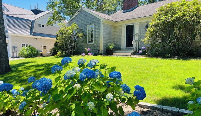 Beautiful home! Steps to Popponesset beach!
