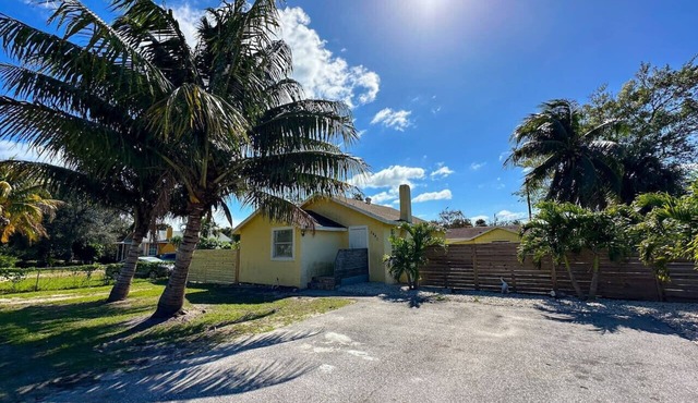 Beautiful home in West Palm - 5 min to Airport