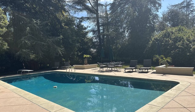 Beautiful Foothill Bungalow w/Pool