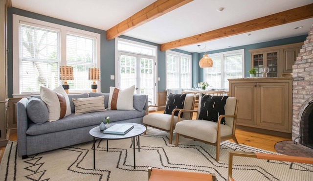 Beautifully Renovated in Town Residence - THE BUNGALOW
