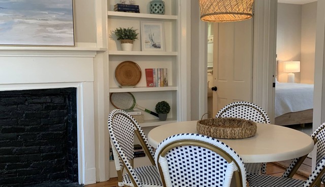 Best Downtown Location! Monthly 2-BR Apartment with AC/patio/grille/parking!