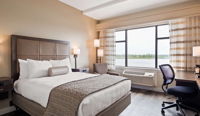 Best Western Plus Coastline Inn