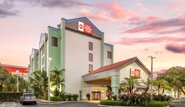 Best Western Plus Kendall Hotel & Suites