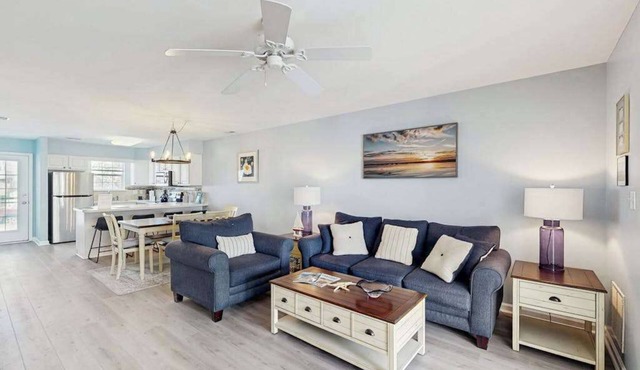 Bethany Meadows townhouse w/shared pool, tennis, close to beach