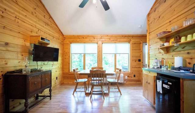 Bethel Bungalow @ Agape Aldea | Cozy Cabin Sleeps 4