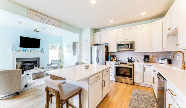 Bikes, Kayaks, Pool: Getaway 3 Mi to Bethany Beach