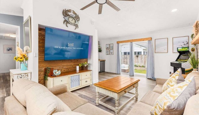 Biscayne Bungalow– Coastal Charm Near the Beach