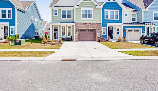 Bishops Landing home with patio, grill, AC, shared pool, & tennis - near beach