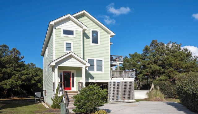 Blue Mermaid: Large Private Pool, Hot Tub, Close to Beach