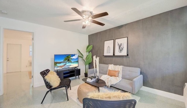 Boho Apt. 4 - Near Beach| Airport | Cruise Port