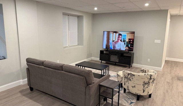 Brand-new & modern 2 bedrooms and 1.5 baths apt.