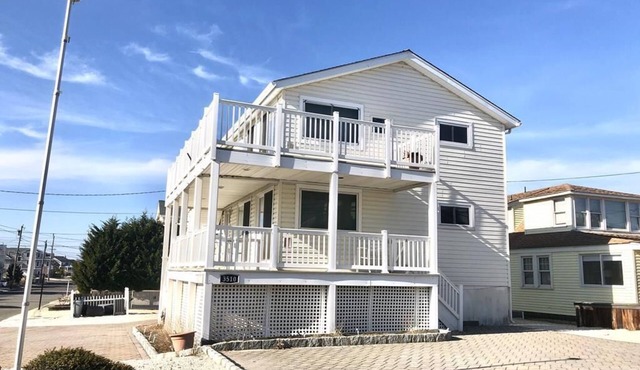 Brant Beach Oceanside Pet Friendly Second Floor Duplex Ocean Views 14018