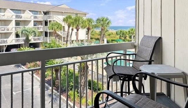 Breakers Villa 221 - Walk to Beach, Shops and Dining