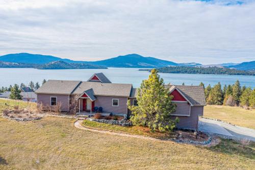 Breathtaking Mtn & Lake Views! Glacier Country Gem