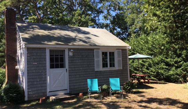 Brewster, Beach Cottage with 1/2 Mile of Private Asso. Beach for your Enjoyment.