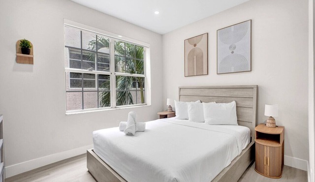 Bright 1BR Escape Heart of SoBe Near Ocean 204