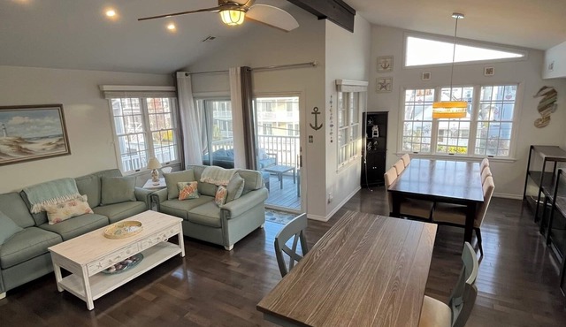 Bright & Airy Condo in South End Ocean City