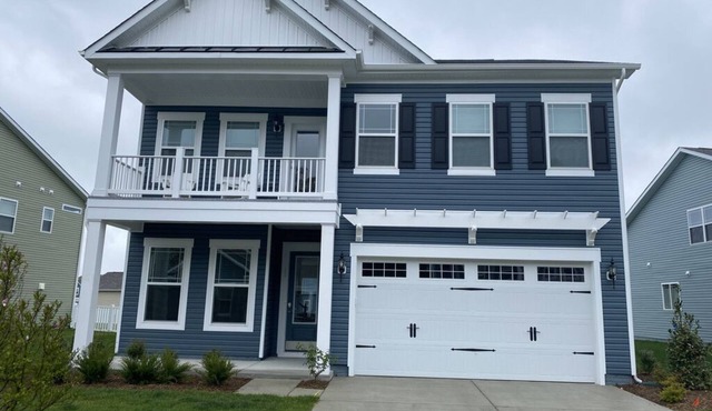 Bright & Airy House. Child friendly, EV charging, Pool, sauna, gym, kayak+