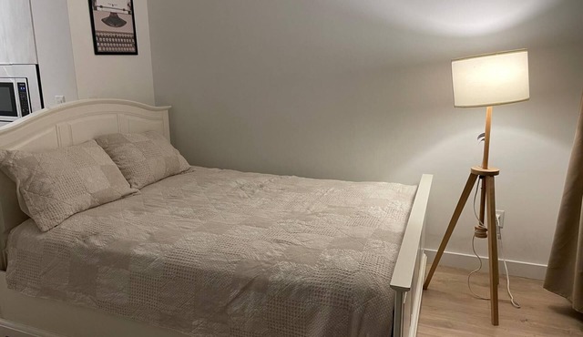 Bright & Cozy 1 Bedroom Miami Getaway with Balcony