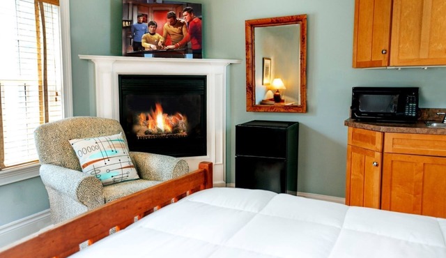 Bright Queen Room with Fireplace & Skylight - Steps from Downtown Provincetown