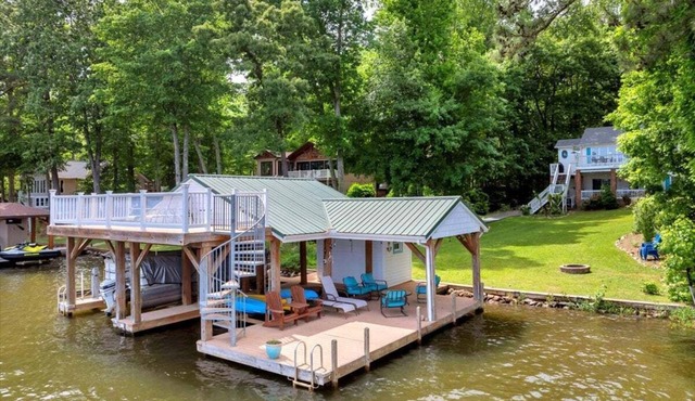 Camp Holiday| Waterfront | Pet Friendly
