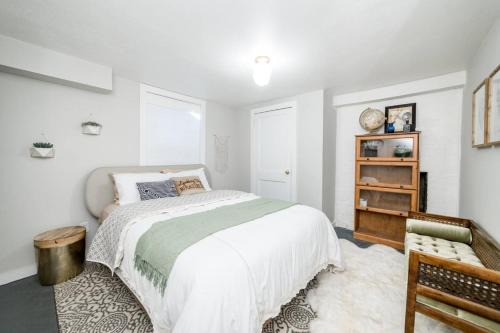 Candler Bottom Unit - Apartment, Walk To Shops and Dining