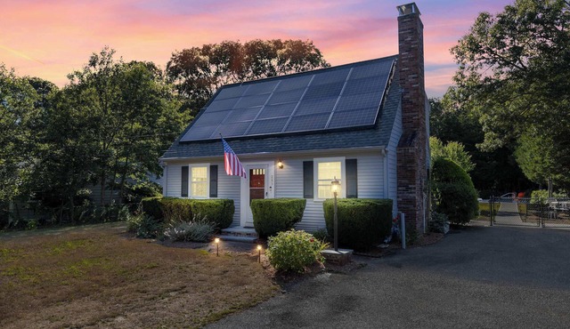 Cape Cod Family Escape w/Pool, Game Room & Patio