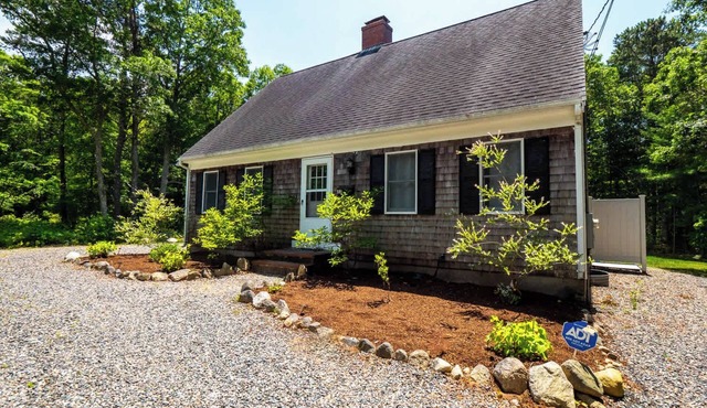 Cape Cod Haven Near Beaches & Town Center