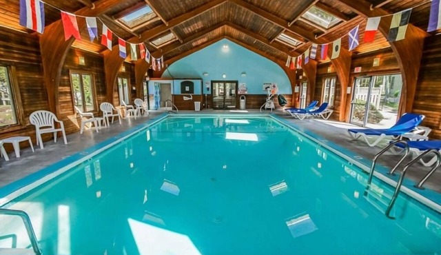 Cape Cod Stylish 2BR Condo w Indoor Pool and Tennis Court