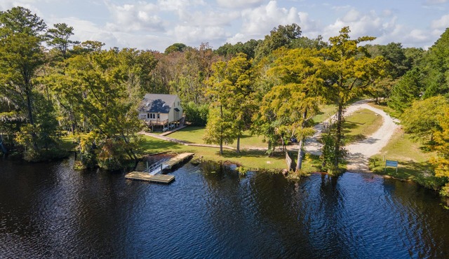 Cape Fear Treehouse Boat Ramp, Dock, Kayaks, Firepit, Games
