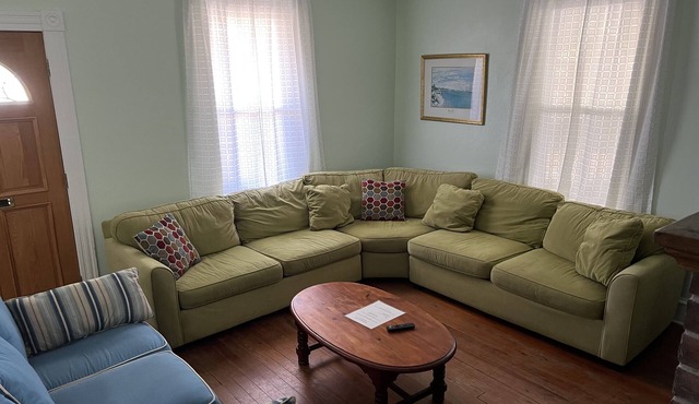 Captains Quarters by the Bay - Walk to the Beach with your Pet. Smart TV w/WIFI