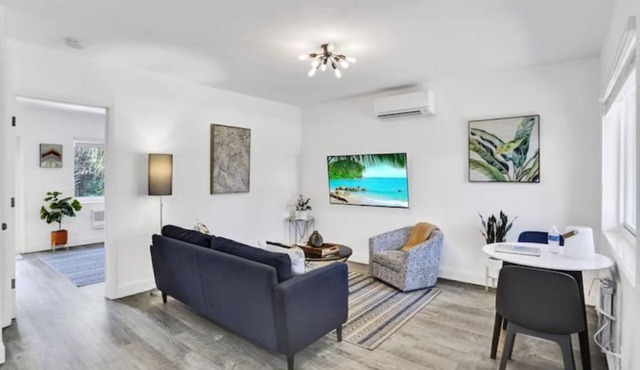 Casa Agave - Inspiring & Delightful Private Garden Retreat with Patio & Parking