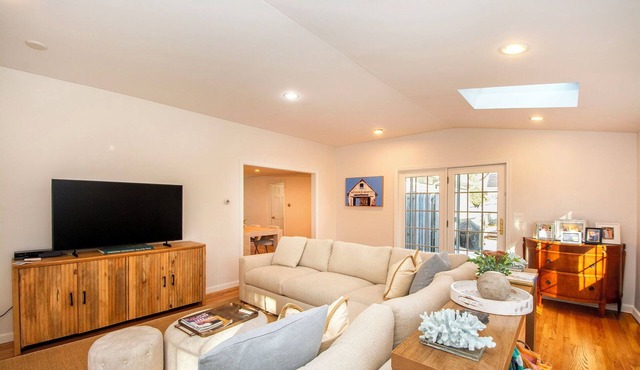 Centerville House with POOL & Barnstable Beach Sticker!