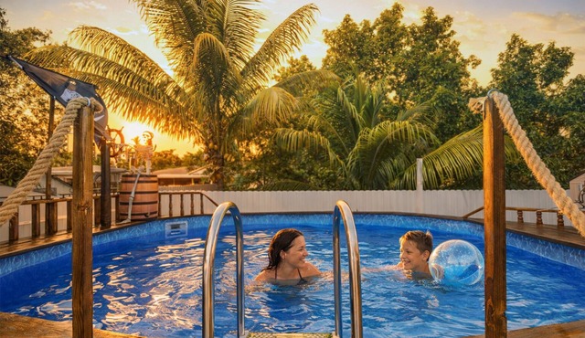 Central Miami Stay Near Airport & Calle 8/Pool