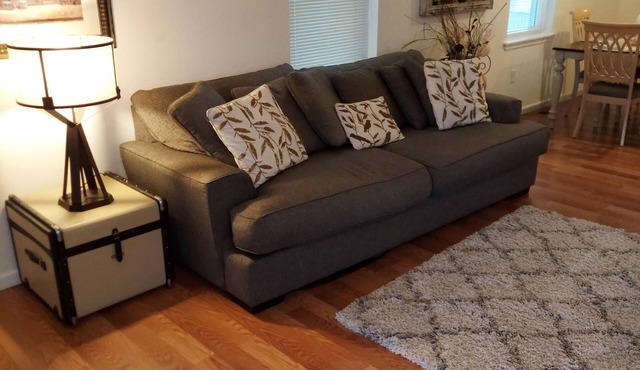 Central Villa - Cozy, Comfortable & Close to it all