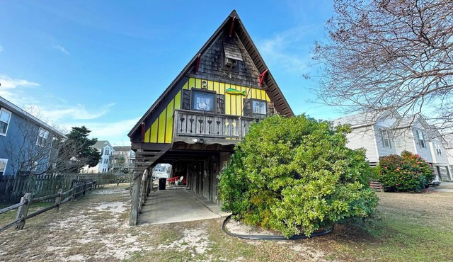 CH307- Ahoy there! The Pirate House-2 Bd, Canalfront, A-frame tranquility!