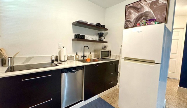 Charming 1-bedroom house in marvelous Fort Lauderdale with WiFi, AC, Parking