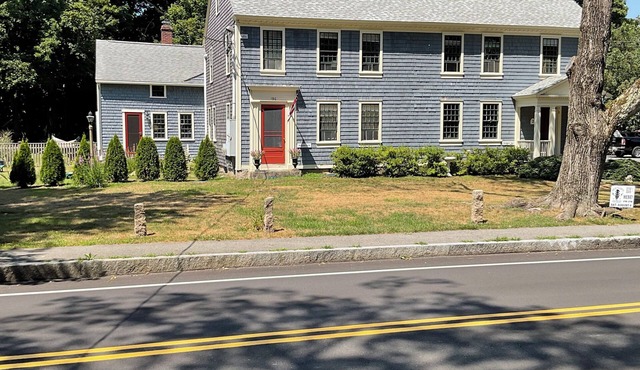 Charming 1-bedroom apartment in desirable North Falmouth Village.