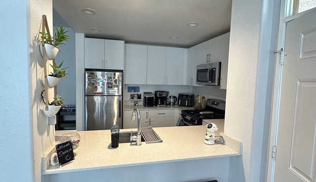 Charming 1-bedroom apartment with WiFi, AC in Santa Clarita