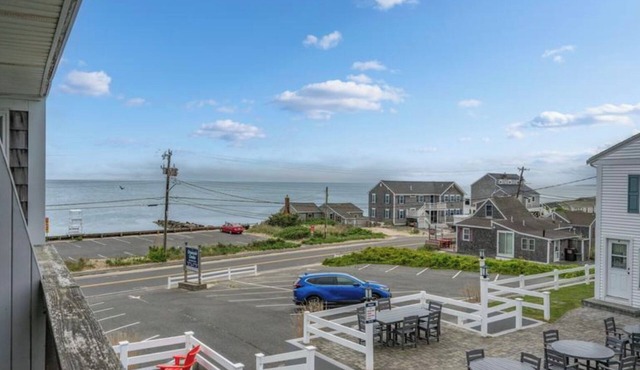 Charming 1-bedroom condo in tranquil Dennis with AC