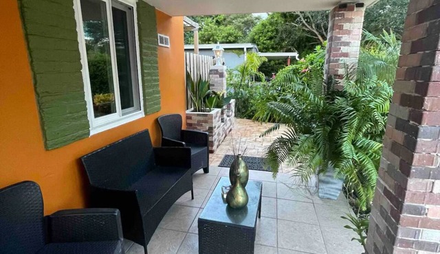 Charming 1-bedroom house with AC and WiFi in enchanting Miami