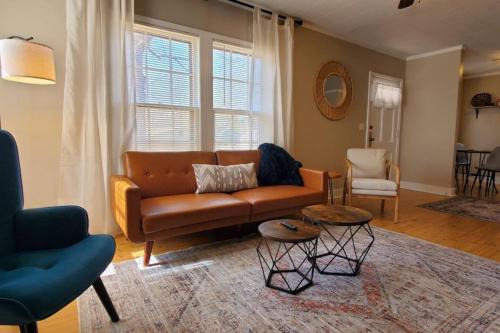 Charming 1940s Bungalow Cozy Vibes & Vintage Style
