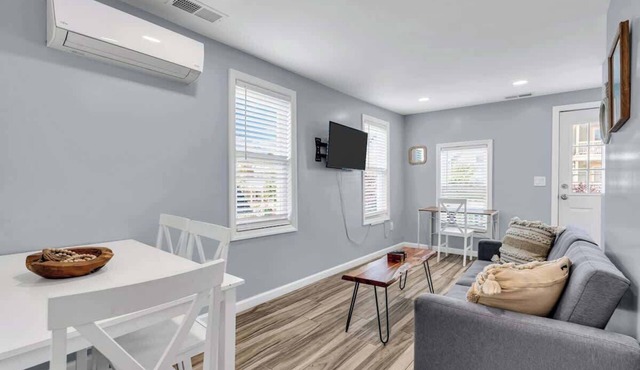 Charming 1BR Apt w/Balcony near Beach & Asbury