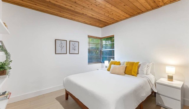 Charming 1BR Retreat in Victoria Park Near Beach