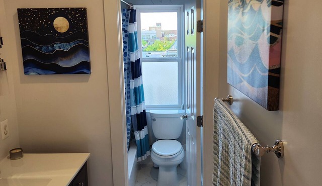 Charming 2,700ft 3-bedroom townhome in heart of DC