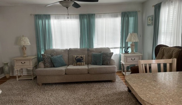 Charming 2-bedroom apartment with AC, WiFi in delightful Wildwood Crest