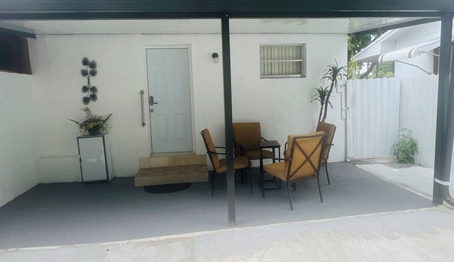 Charming 2-bedroom house in fabulous Miami with WiFi, AC