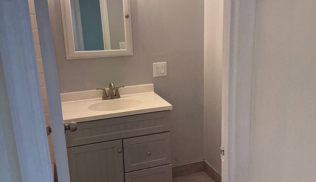 Charming 2-bedroom apartmentminutes from Times Square NYC